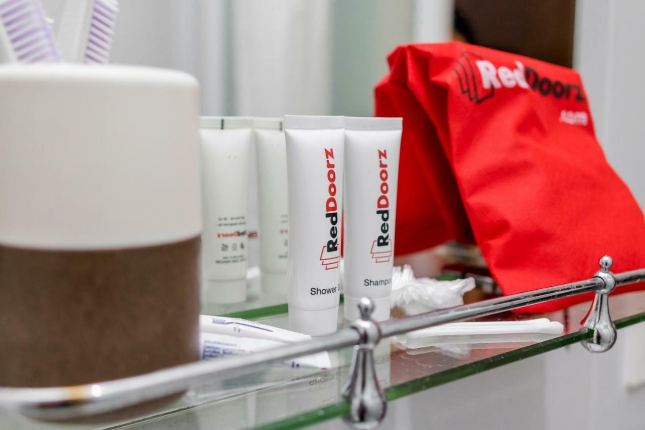 Reddoorz Plus Near Mall Slipi Jaya Dżakarta Zewnętrze zdjęcie